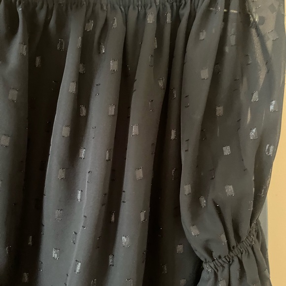 Shimmery off shoulder blouse - Picture 3 of 5